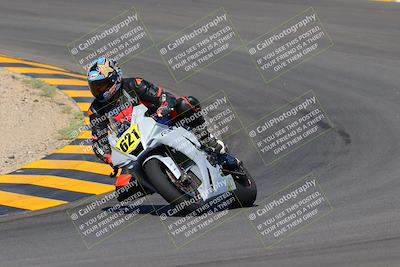 media/Oct-09-2022-SoCal Trackdays (Sun) [[95640aeeb6]]/Turns 9 and 10 (1050am)/